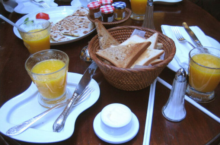 Est-ce bon de boire un jus d'orange pressé le matin ?