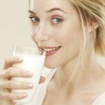 Est-ce dangereux de boire du lait sans lactose ?