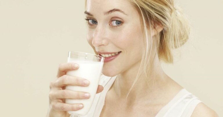 Est-ce dangereux de boire du lait sans lactose ?