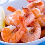 Est-ce dangereux de manger des crevettes crues ?