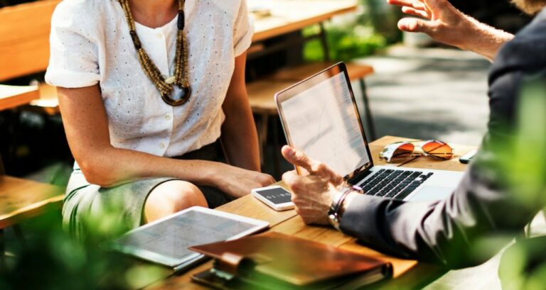 Est-ce que Carrefour embauche des mineurs ?