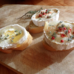 Est-ce que je peux manger du chèvre chaud enceinte ?