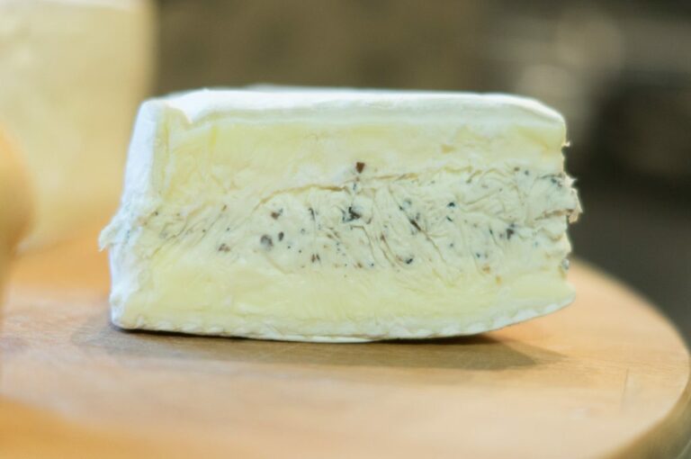 Est-ce que la croûte du fromage Brie se mange ?