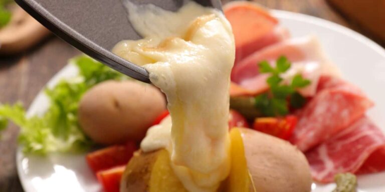 Est-ce que la raclette est française ou Suisse ?