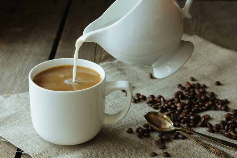 Est-ce que le café au lait fait grossir ? Est-ce que le café au lait fait grossir ?