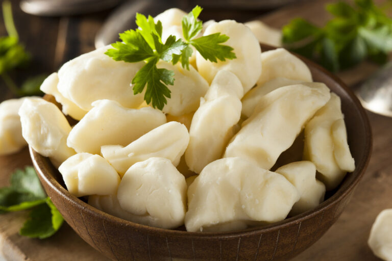 Est-ce que le fromage en grain est pasteurisé ?