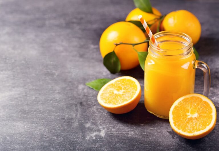 Est-ce que le jus d'orange contient de la vitamine C ?