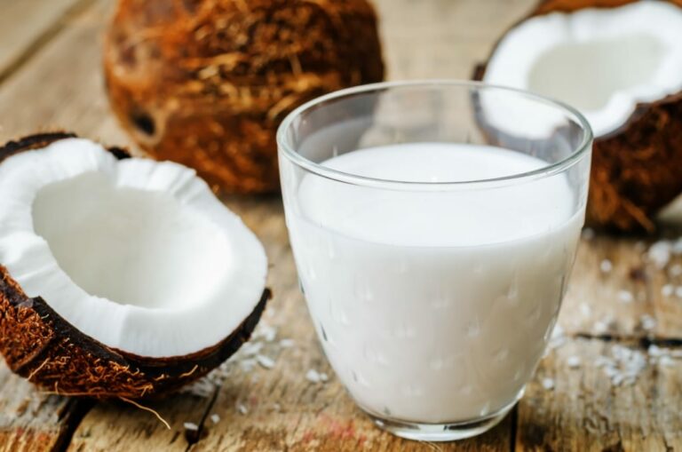 Est-ce que le lait de coco est liquide ?