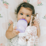 Est-ce que le lait épaissi cale plus ?