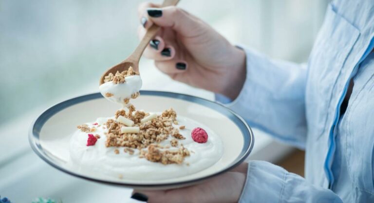 Est-ce que le yaourt skyr fait grossir ?