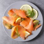 Est-ce que une femme enceinte peut manger du saumon fumé ?