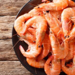 Est-ce qu'on peut manger des crevettes crues ?