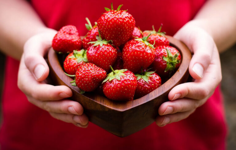 Est-il bon de manger des fraises enceinte ? Est-il bon de manger des fraises enceinte ?