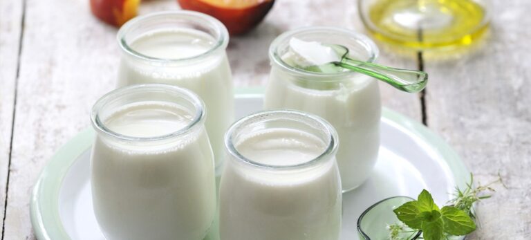 Est-il bon de manger du yaourt tous les jours ? Est-il bon de manger du yaourt tous les jours ?