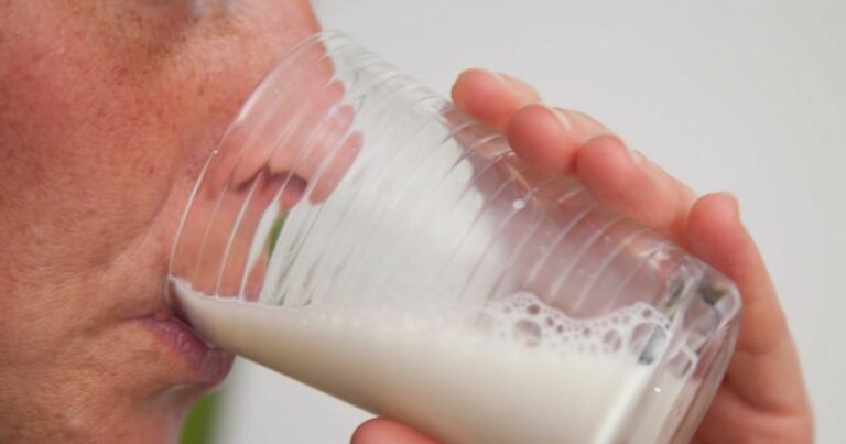 Est-il dangereux de boire beaucoup de lait ?