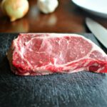 Est-il dangereux de manger de la viande crue ?