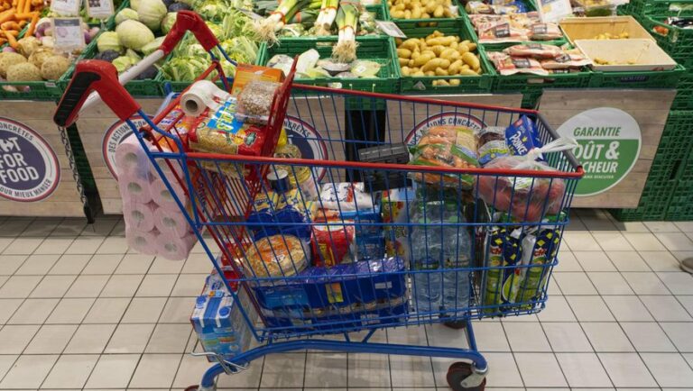 Inflation : Quels produits de base ont le plus augmenté en un an ?