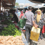 Les prix des produits alimentaires baissent dans le monde mais grimpent en Tunisie