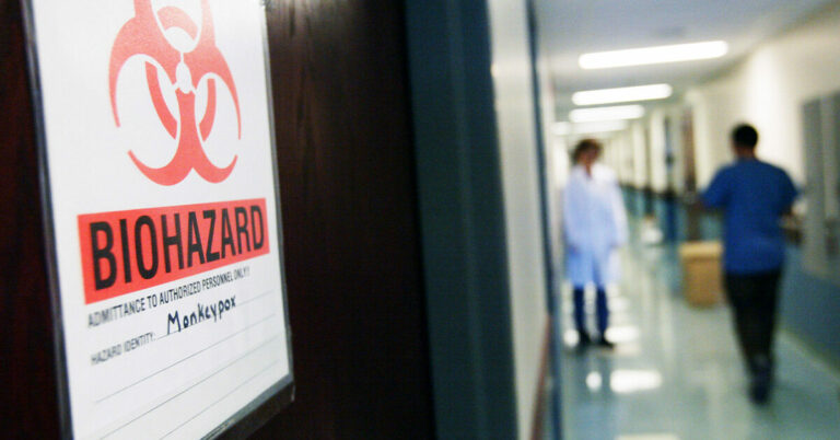 Les symptômes du monkeypox apparaissent généralement dans cet ordre