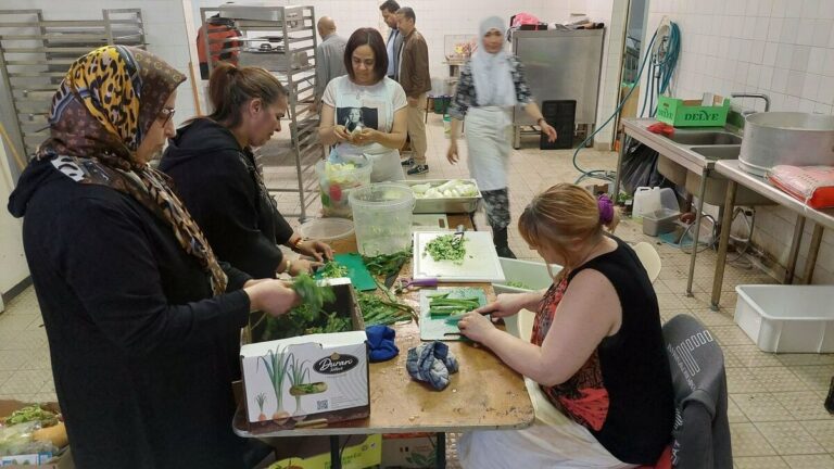 Mantes-la-Jolie : 10 000 baguettes, 21 000 œufs… un nombre fou de généreux généreux pendant le Ramadan