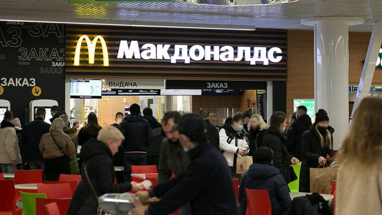 McDonald’s vend ses restaurants en Russie pour « respecter ses valeurs » Il n'y aura plus de restaurants au logo de McDonald's en Russie.
