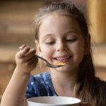 Obésité chez les jeunes: "Il faut une soupe gratuite pour tous les enfants à l’école"