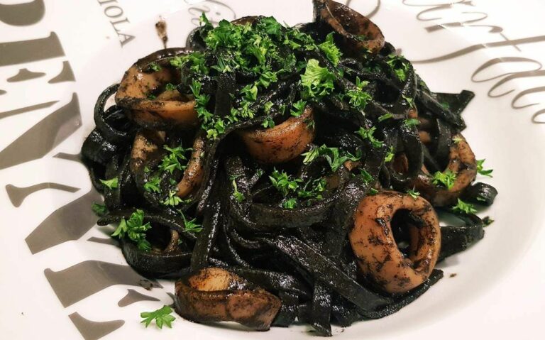 Où trouver des pâtes à l'encre de seiche ?