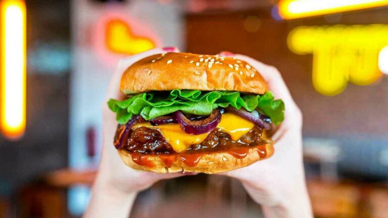 Paris : Pour la Saint-Kévin, ce restaurant servira des burgers à tous les Kévins | Good Vibes