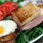 Pourquoi Croque-monsieur et croque-madame ?