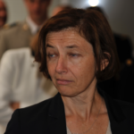 Pourquoi Faut-il quelques heures de traitement avant de poser les lentilles sur les yeux ?