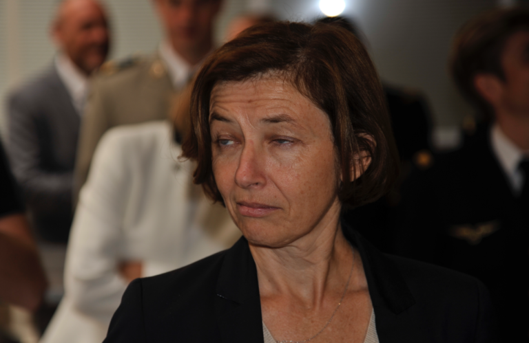 Pourquoi Faut-il quelques heures de traitement avant de poser les lentilles sur les yeux ? Pourquoi Faut-il quelques heures de traitement avant de poser les lentilles sur les yeux ?