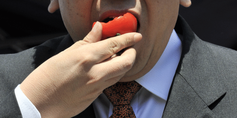 Pourquoi certains fromages piquent dans la bouche ?