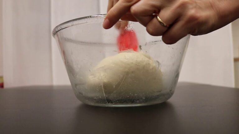 Pourquoi dégazer la pâte à pain ? Pourquoi dégazer la pâte à pain ?