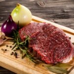 Pourquoi il ne faut pas manger de la viande crue ?