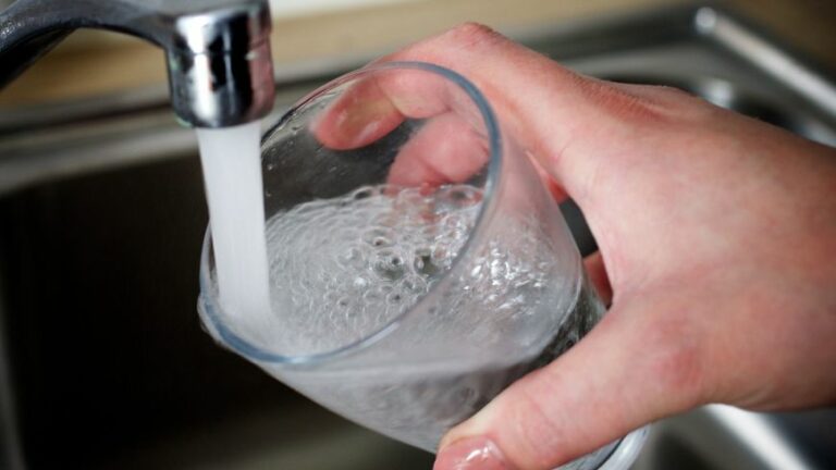 Pourquoi il y a de l’eau dans le beurre ? Pourquoi il y a de l'eau dans le beurre ?