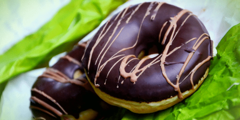 Pourquoi il y a un trou dans le donut ? Pourquoi il y a un trou dans le donut ?