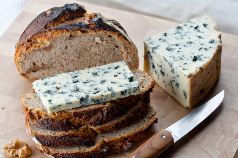 Pourquoi le fromage bleu est bleu ?