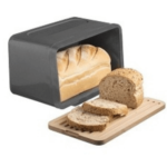 Pourquoi le pain moisi dans une boite à pain ?