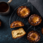 Pourquoi les cannelés sortent du moule ?