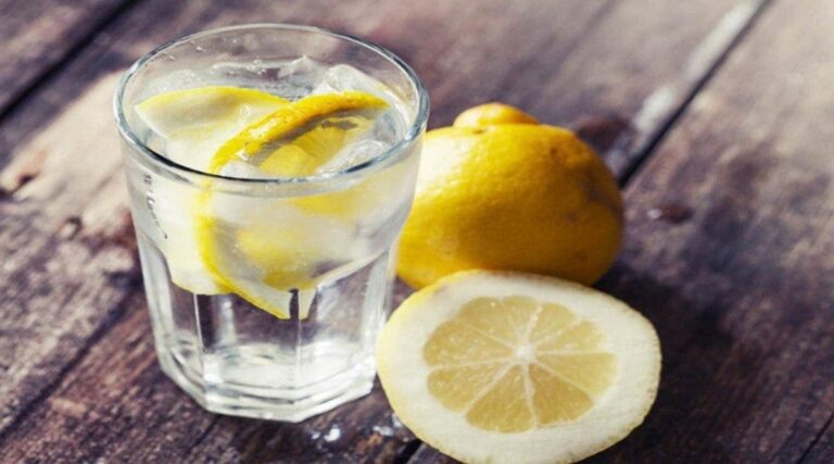 Pourquoi mettre du jus de citron dans le glaçage ? Pourquoi mettre du jus de citron dans le glaçage ?