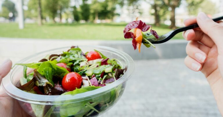Pourquoi ne Doit-on pas manger de la salade le soir ? Pourquoi ne Doit-on pas manger de la salade le soir ?