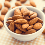 Pourquoi ne pas manger la peau des amandes ?