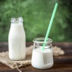 Pourquoi ne pas mélanger whey et lait de vache ?