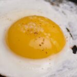 Pourquoi œuf sur le plat ?