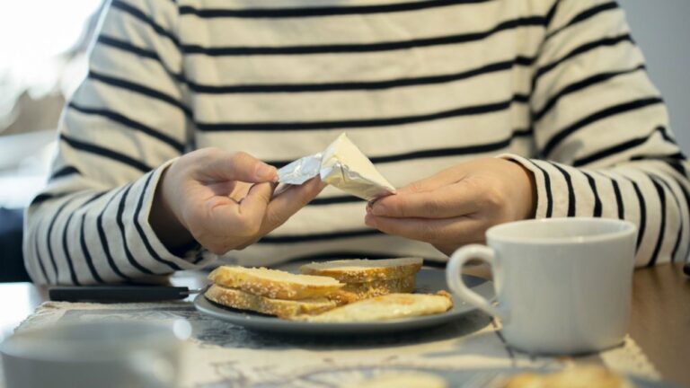 Pourquoi pas de lait cru pour les femmes enceintes ? Pourquoi pas de lait cru pour les femmes enceintes ?