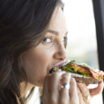 Pourquoi plus on mange plus on a faim ?