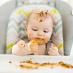 Pourquoi un bébé mange moins ?