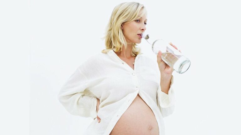 Pourquoi une femme enceinte doit boire du lait ? Pourquoi une femme enceinte doit boire du lait ?