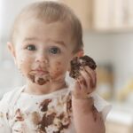 Quand bébé peut manger du gâteau ?