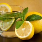 Quand boire eau chaude citron ?